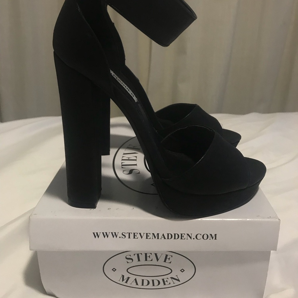 Size 7.5 Steve Madden heels